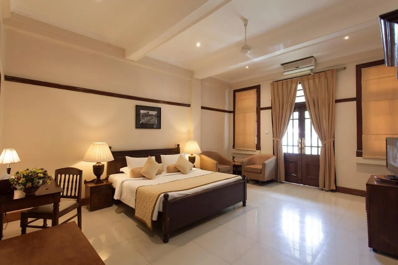 Hotel Suisse Kandy 5*,