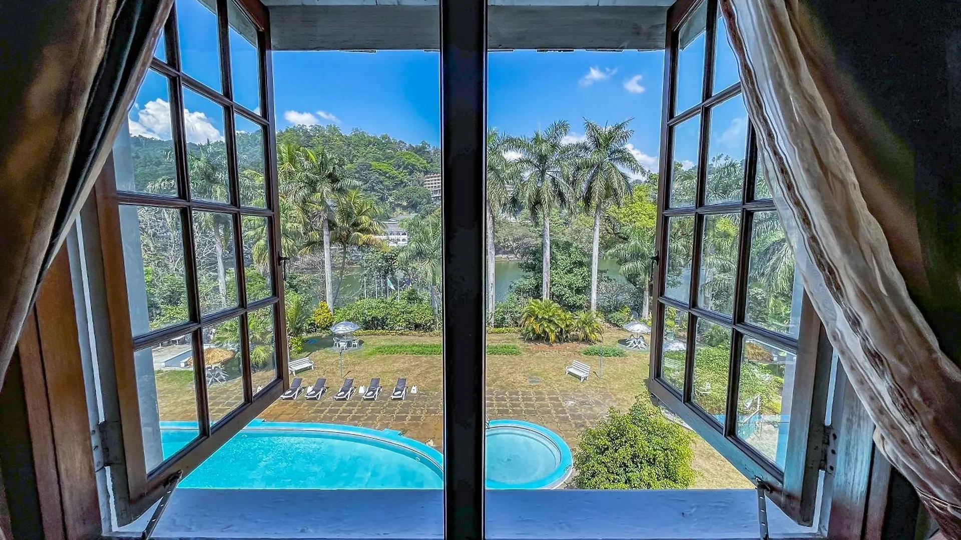 *****  Hotel Suisse Kandy Sri Lanka