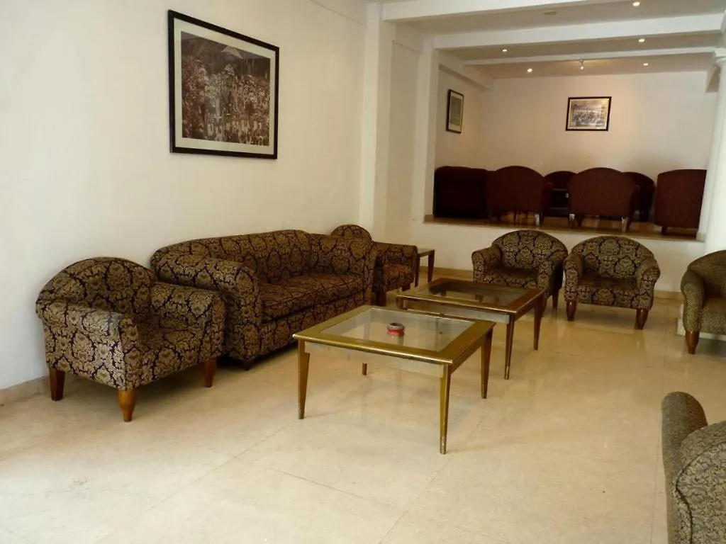 Hotel Suisse Kandy 5*,