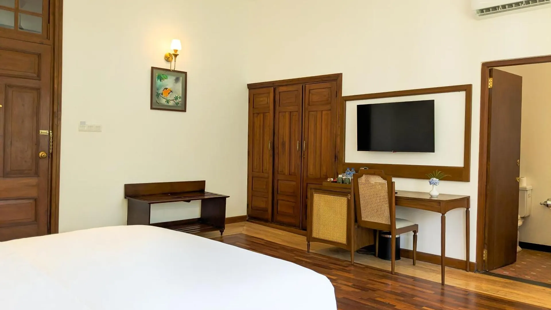 Hotel Suisse Канди Шри-Ланка