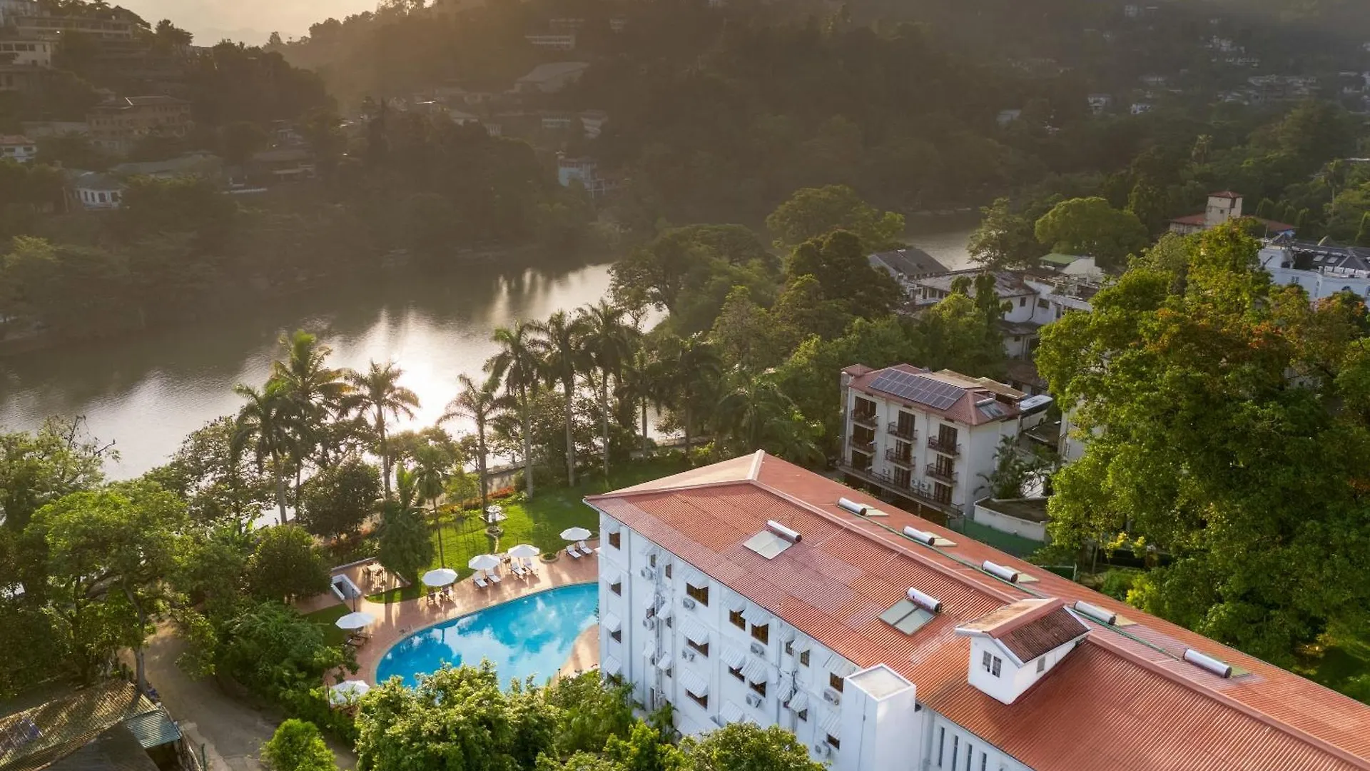 Hotel Suisse Kandy